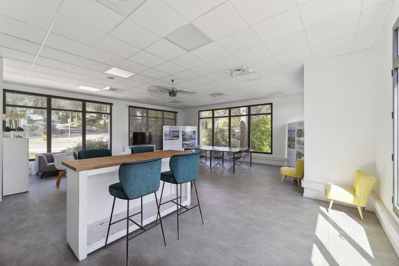 Bureau Aix-en-Provence 2416m² Location bureau Aix-en-Provence Bouches-du-Rhône OLBUR2115060 2